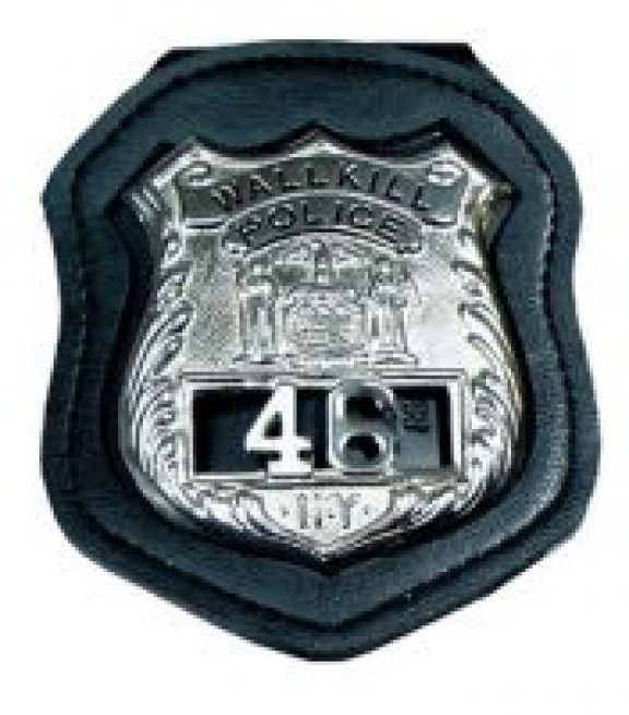 RECESSED BELT BADGE HOLDER WITH CLIP / NO NECK CHAIN.